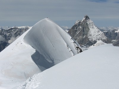 Arête du Breithorn avec Cervin en fond Arête du Breithorn avec Cervin en fond