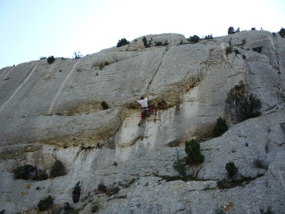 Pierre dans un 6a ... au taquet :-) Pierre dans un 6a ... au taquet :-)