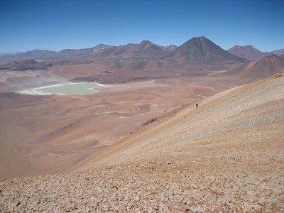 Corona : vue sur la Laguna Lejia et l'altiplano Corona : vue sur la Laguna Lejia et l'altiplano