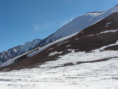 Les glaciers de la face E du Cerro Olivares, vus du Portezuelo del Olivares Les glaciers de la face E du Cerro Olivares, vus du Portezuelo del Olivares