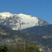 la cima (a dx) dal fondovalle