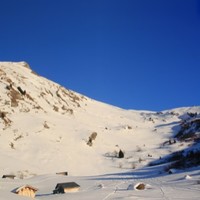 Pointe de Ressachaux : croupe NW à gauche, face SW au centre