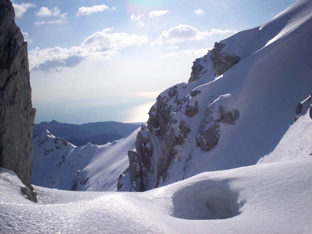 Monte Tambura Per Il Versante Nord La Carcaraia Camptocamp