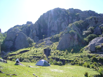 Acampando en el Valle de los Lisos.