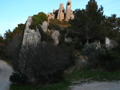 le "parking" de Mouriès le "parking" de Mouriès