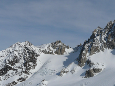 2 aiguilles du Génépi (Je n'avais jamais remarqué que depuis le col du Passon on voyait en enfilade ces deux aiguilles)