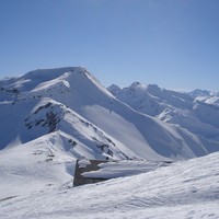 Du Pazolastock, vue sur le Martschalstock (2743m) à l'extrême gauche, et le Rossbodenstock (2836m)