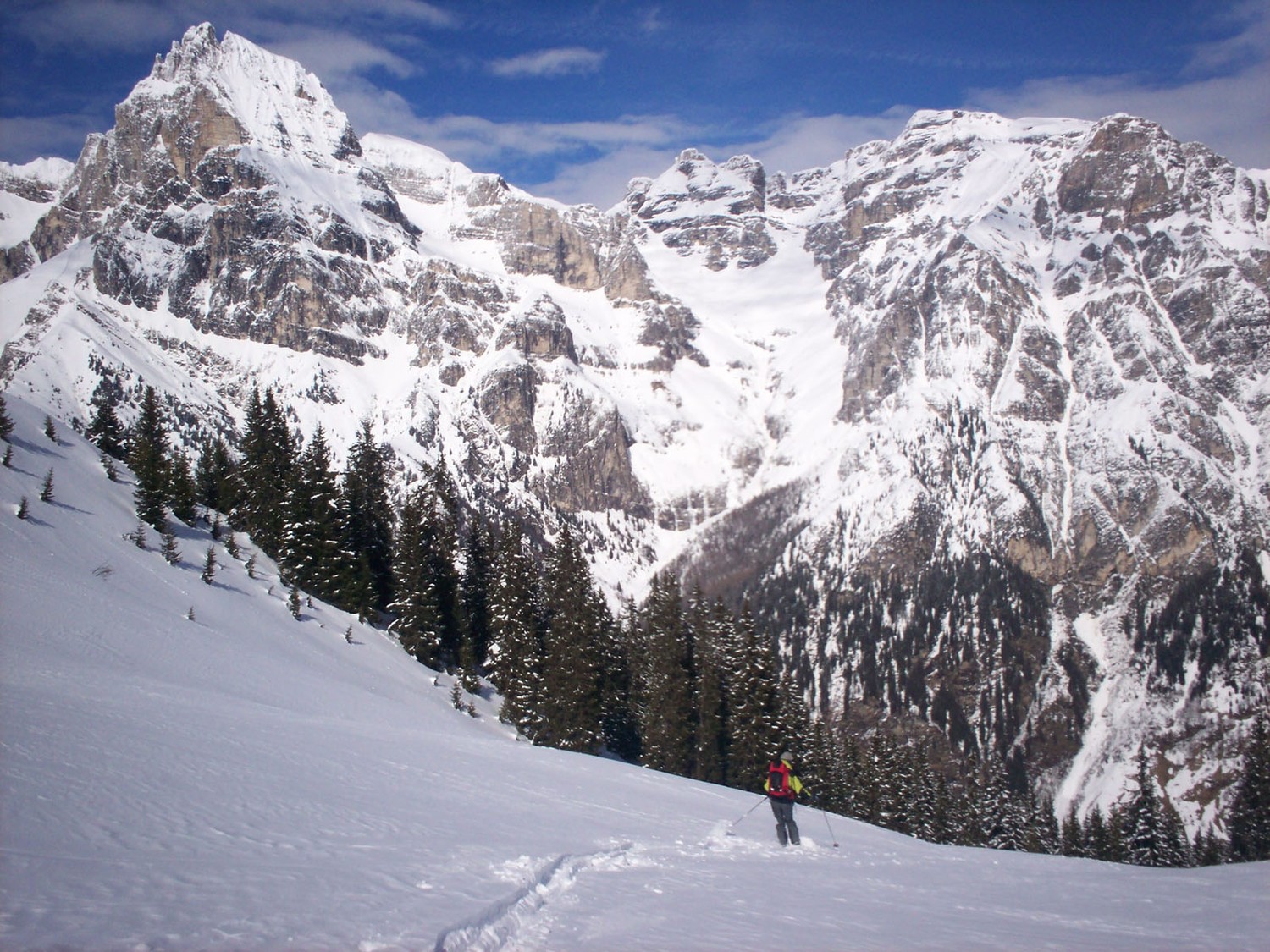 In discesa dal Bodnerberg. La "quinta" del gruppo del Tribulaun.