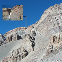 Une belle cascade de glace sur la face WSW de la crête reliant le Cerro Rico et le Cerro Almacenes.
