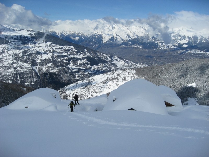 Alpage de l'Arpetta, au fond la vallée du Rhône