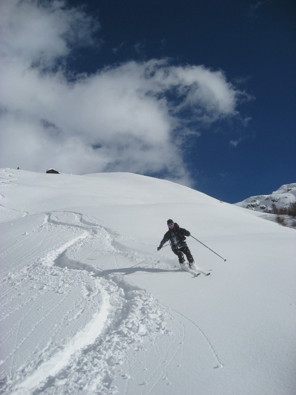 Descente encore dans une neige de cinéma