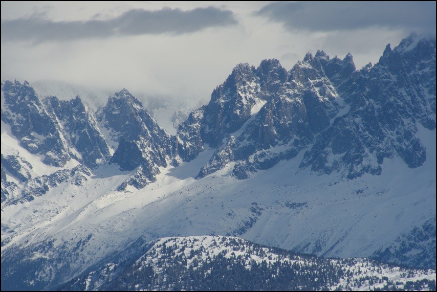 Les Aiguilles de Chamonix (vue téléobjectif)