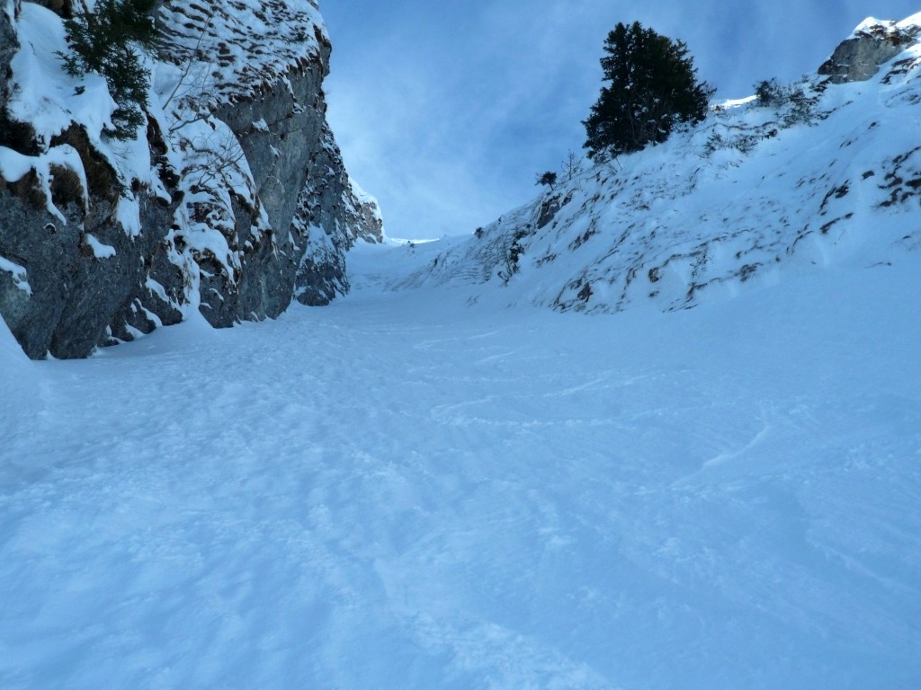 Le couloir supérieur de la face ENE de Pétalouse