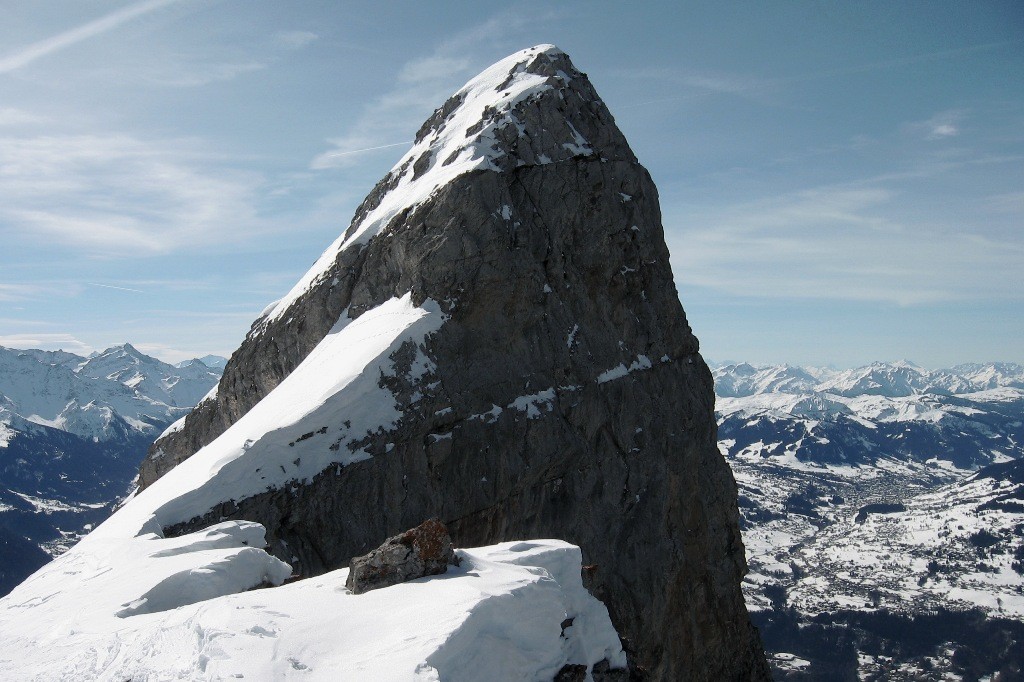 L'Aiguille de Varan sous son profil N.