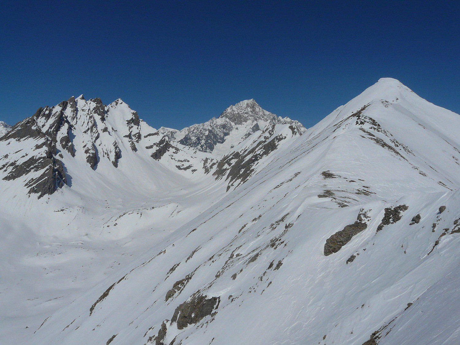 Du sommet de Belleface (Val d'Aoste) vue sur le Bériot Blanc à gauche, le Mont Blanc et le sommet central de Belleface