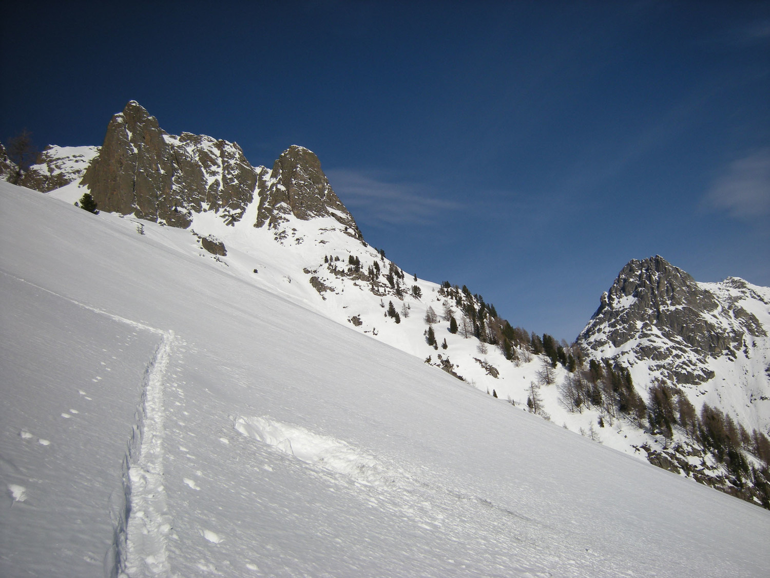 Col de l'Encrenaz.Impact de minage au sommet de la combe de Praz Torrent