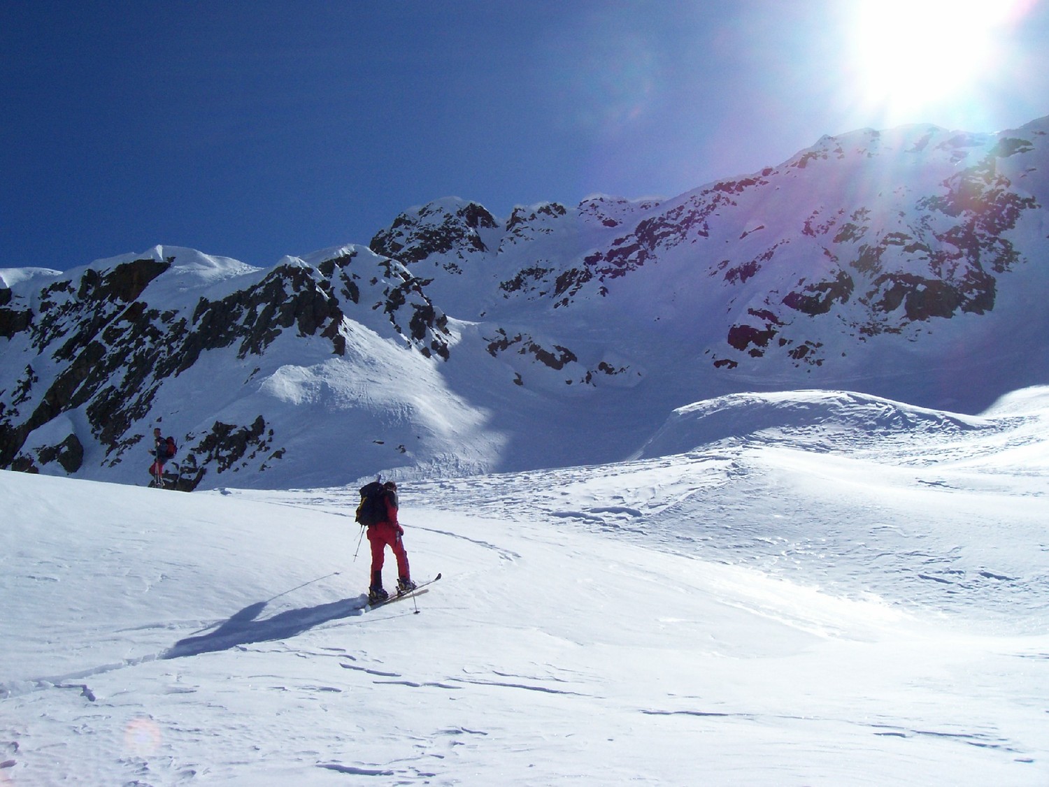 Dal pianoro a 2450 m è ben visibile la nostra meta