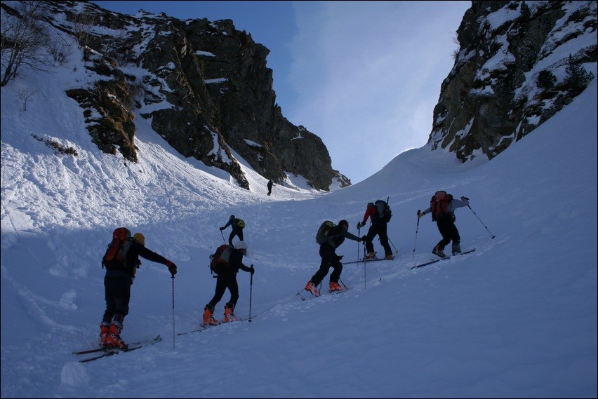 Dans le goulet avant le plateau