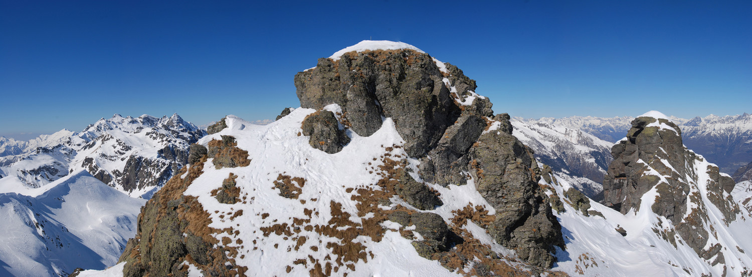 La cima rocciosa del Ponteranica Centrale 2372 m.