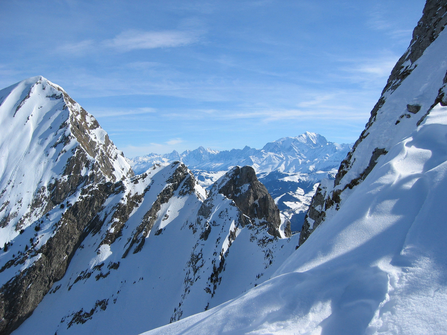 Aig. du bouchet de Serraval - Fenetre sur le Mt Blanc