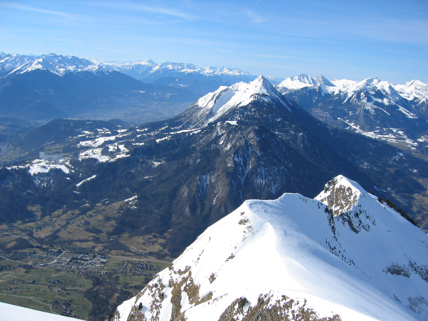 Aig. du bouchet de Serraval - Vue dent de Cons