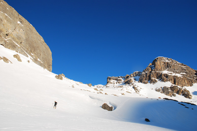 Entre Roche Robert et l'arête sud du Pic de la Ponsonnière, l'intinéraire de descente sur les pentes Est