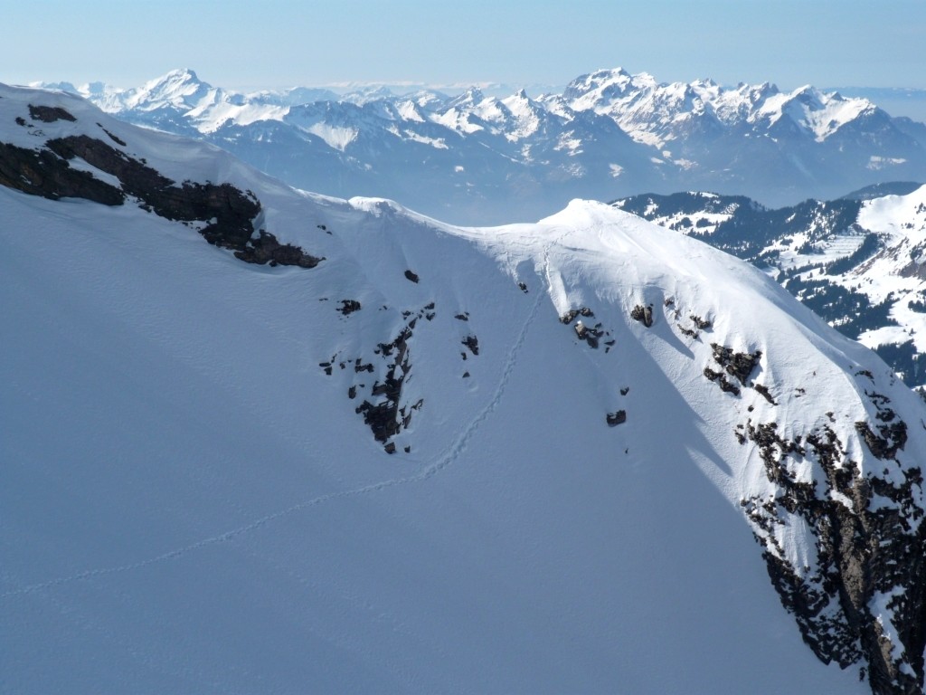 Le point 2552 sur l'arête N du Culan, endroit où l'on rejoint le haut de la face N