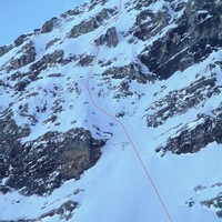 Culan, partie supérieure de la face N. Plusieurs variantes sont possibles en dehors du tracé indiqué