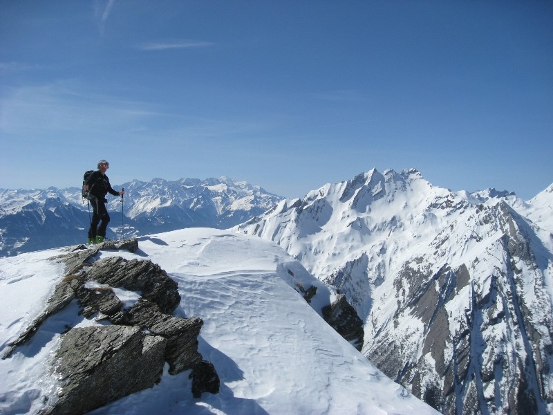 Du sommet, vue sur le Haut de Cry