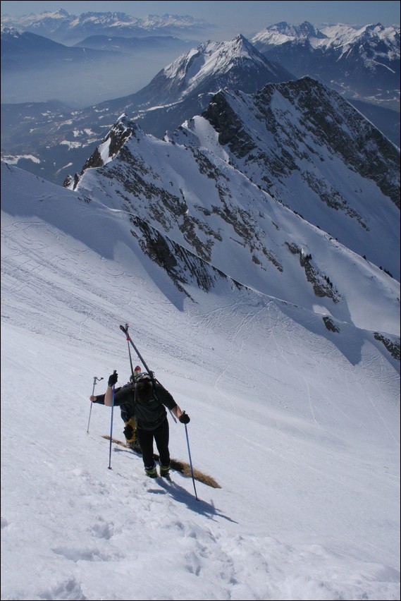 Montée dans la face W du Charvin
