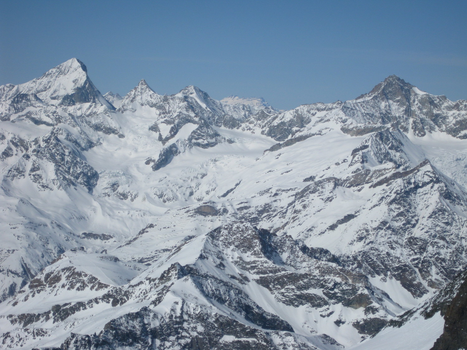 Strahlhorn, vue depuis le sommet