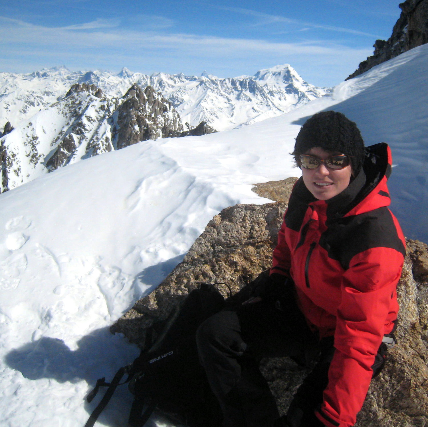 Au col, sur fond de Combins, Cervin, Dent Blanche etc.