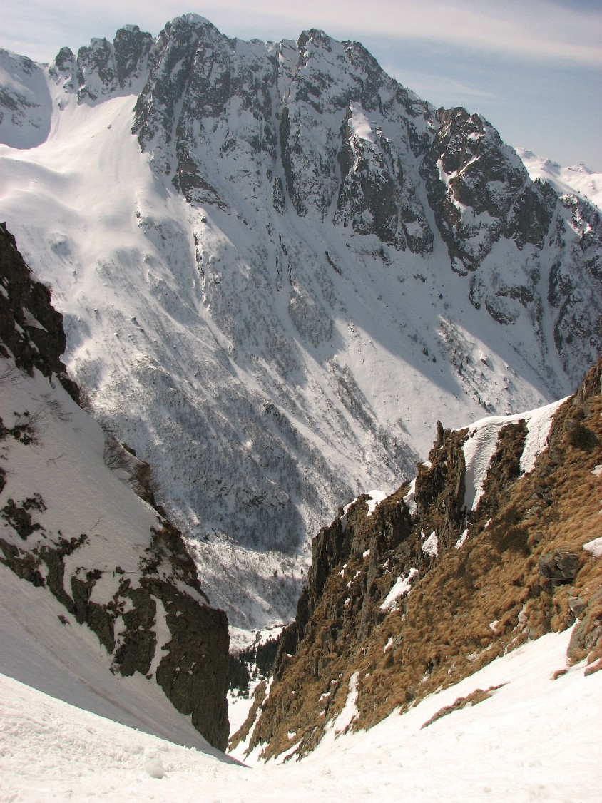 dans la grande gorge, face aux pointes du Mouchillon