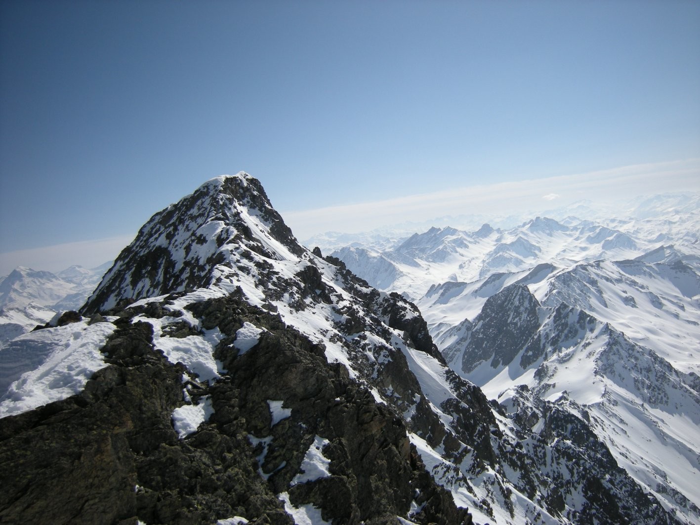 Le véritbale Mont Tondu vu depuis le Pain de Sucre du Tondu