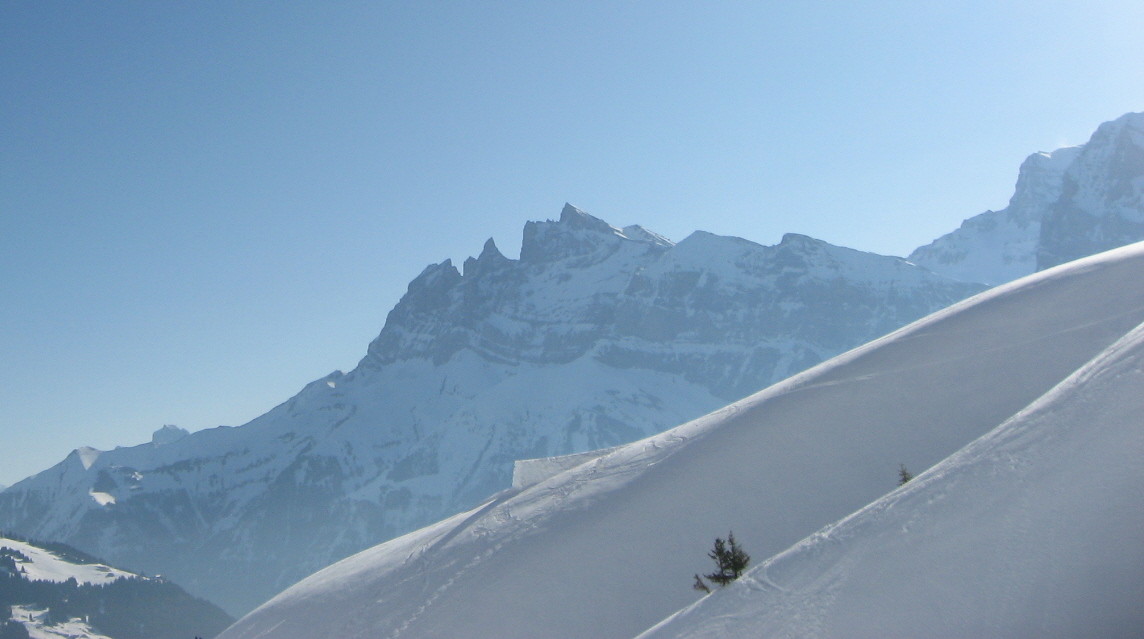 kick devant les dents du midi