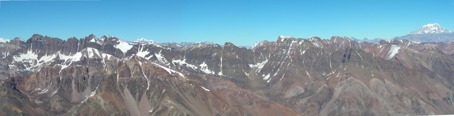 La quebrada de la Jaula vista de la cumbre del Agustin Alvarez (enero 2009)