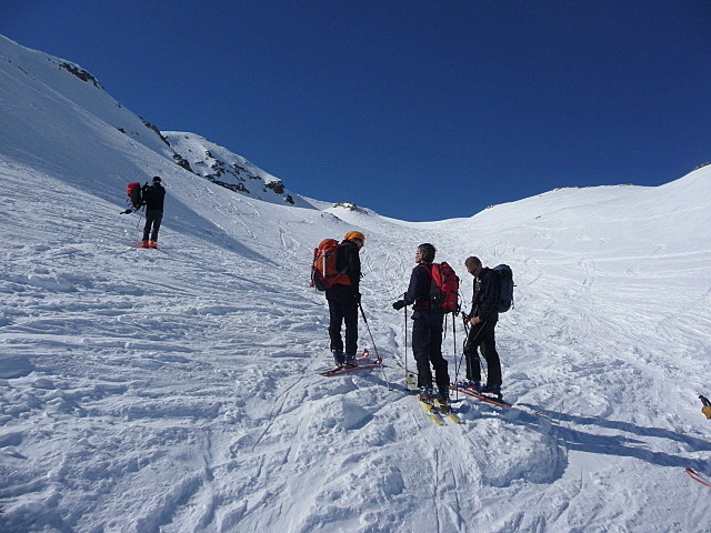 Arrivée vers le col à droite de la Pointe du Dard