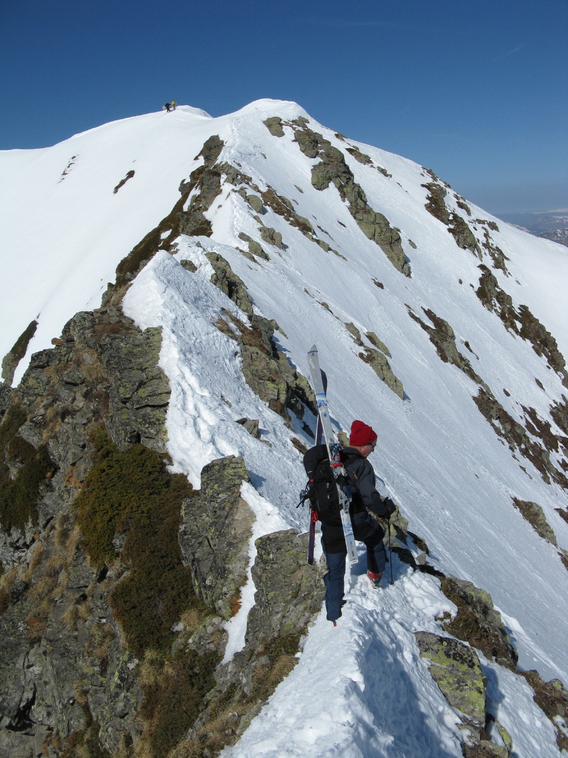 Sur l'arete vers le sommet.