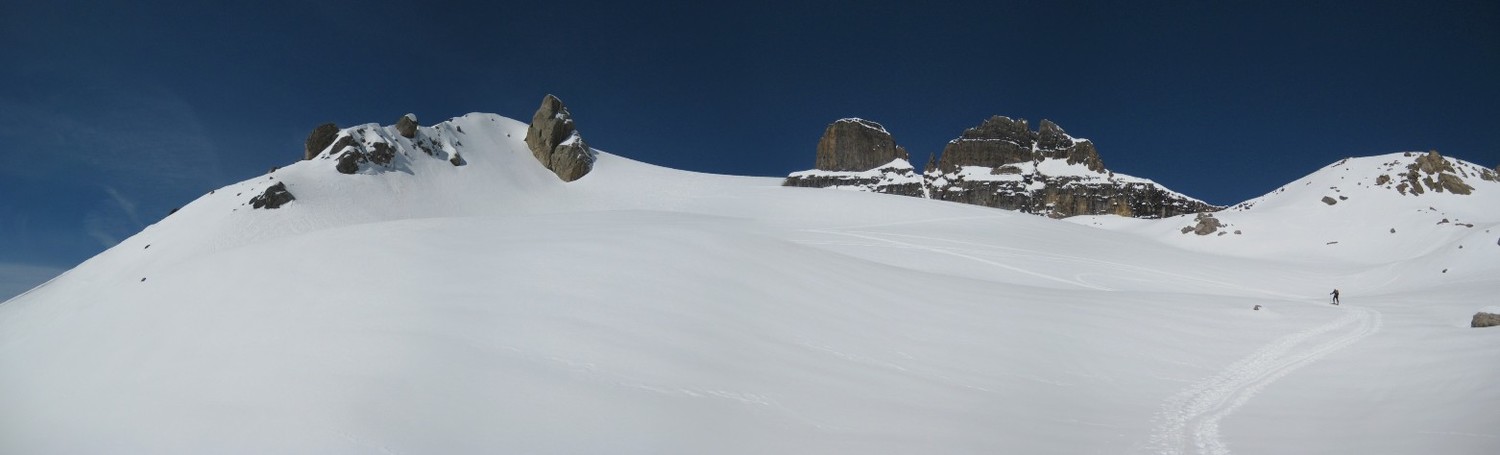 Montée sous les Dents du Midi