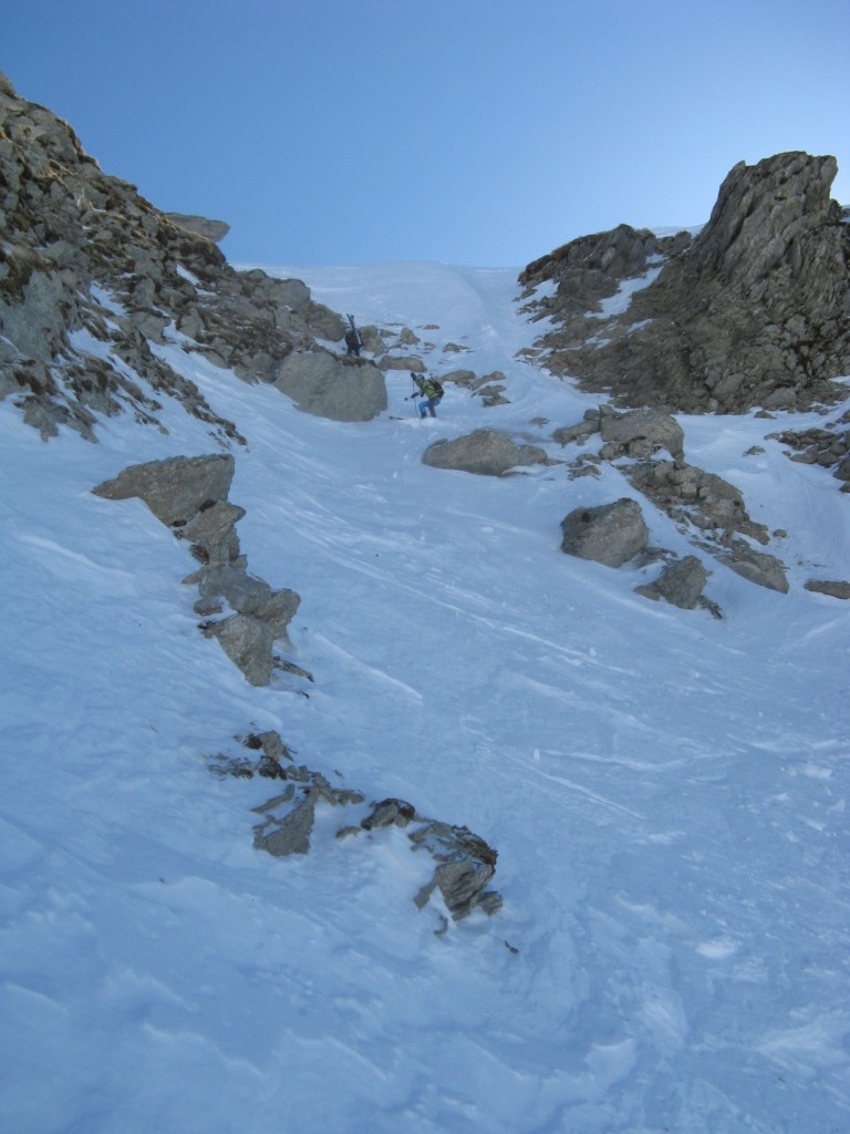 Couloir N de la Pointe de Paray: Notre patrouilleur à l'attaque après négociation de la sortie en mixte évitable rive G