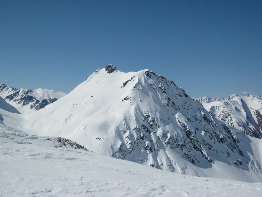 Stockhorn du sommet de la combe descendant sur Manibode