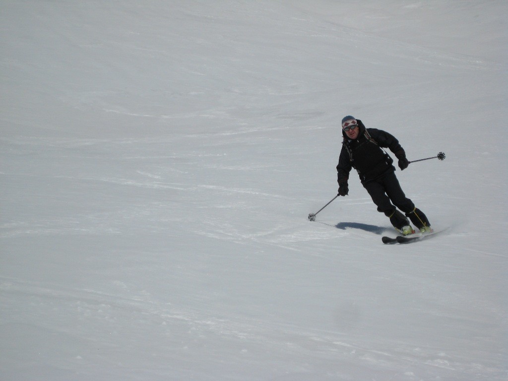 la neige est encore dure, elle sera transfo sur les pentes inférieures