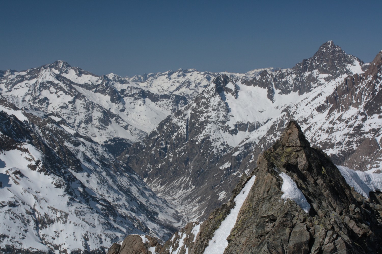 De l'arête NW du Flambeau des Ecrins, vers l'W
