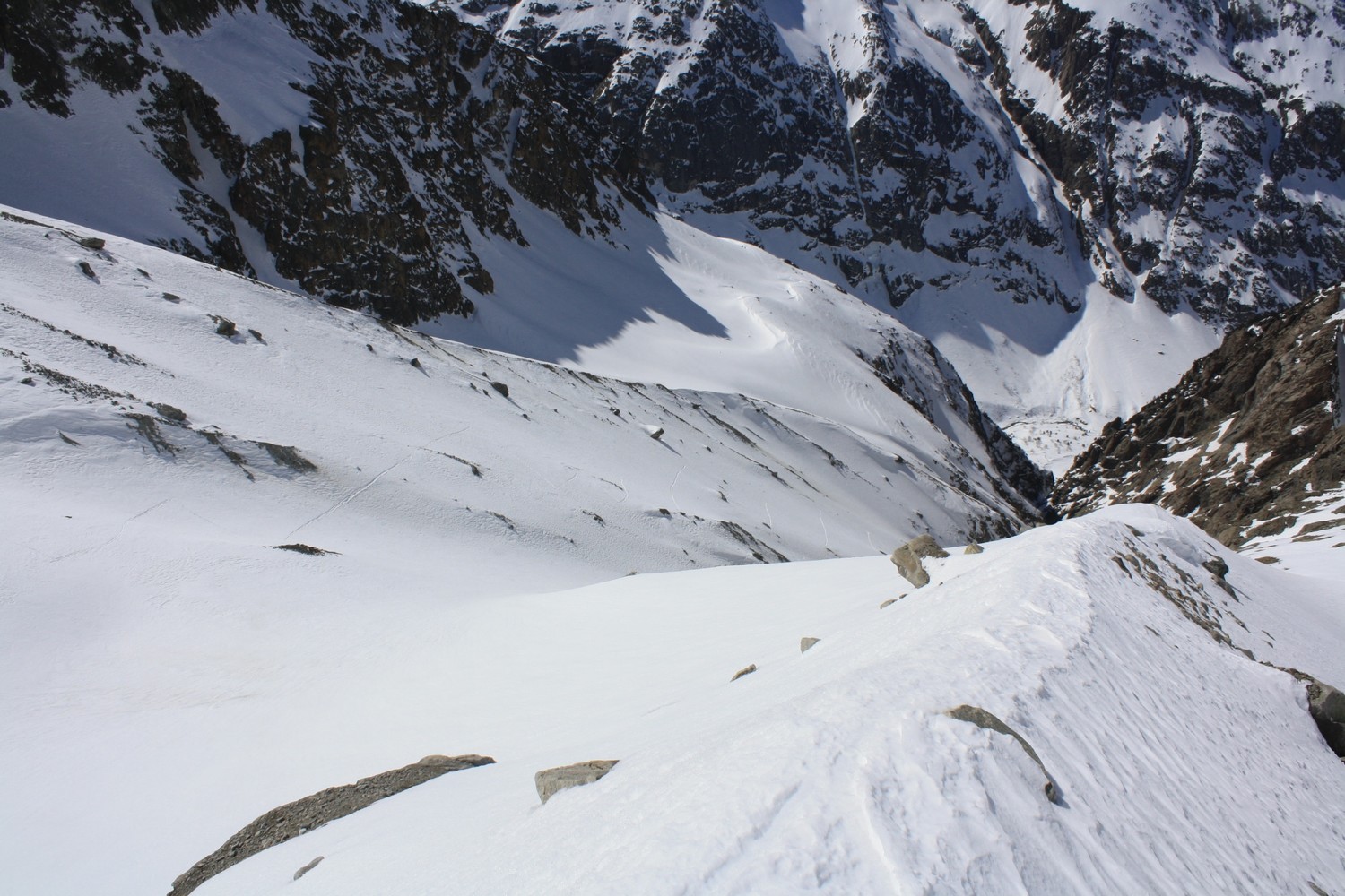 Les pentes en aval du glacier de la Vera Pervoz
