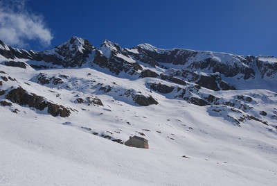 Il rifugio Alessandro Volta 2212 m Il rifugio Alessandro Volta 2212 m