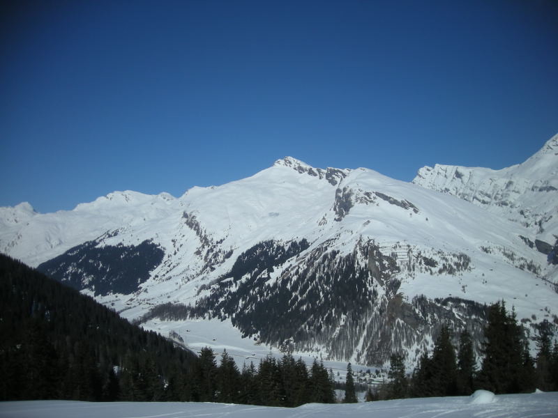 En montant au Mittaghorn, vue sur le Schollenhorn