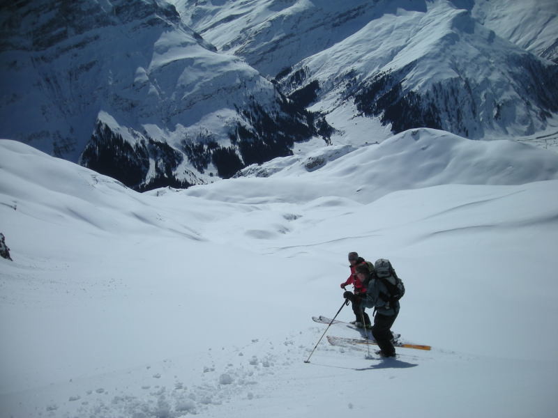 Descente en versant W du Schollenhorn