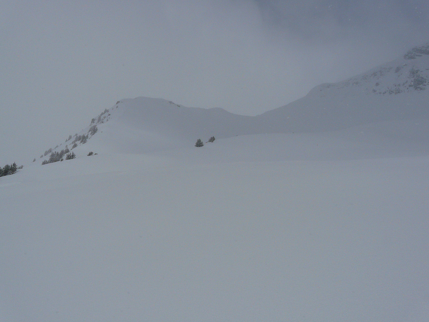 L'antécime et l'aiguillette des Houches à droite