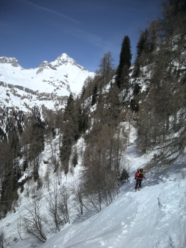 Sentier de sortie du vallon depuis Tamboalp