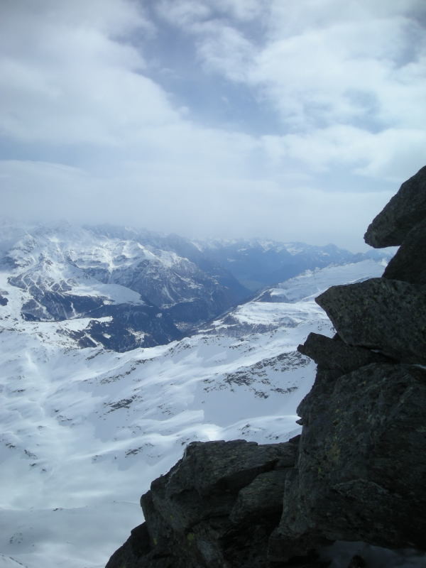 Dans la montée au Pizzo Tambo, vue sur le S